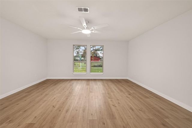 325 Hargett Street, Clute, TX 77531