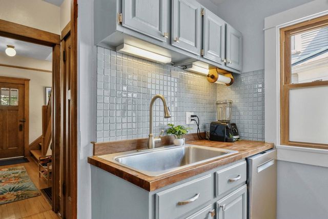 209 Jackson Street, Madison, WI 53704