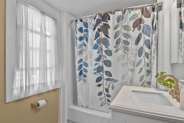 209 Jackson Street, Madison, WI 53704