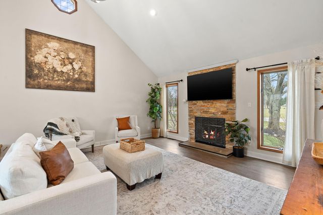 411 Forest View Drive, Valparaiso, IN 46385