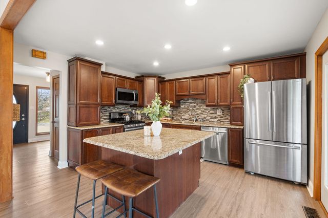 411 Forest View Drive, Valparaiso, IN 46385