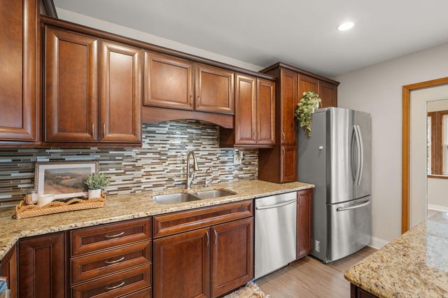 411 Forest View Drive, Valparaiso, IN 46385