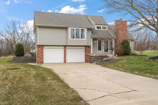 411 Forest View Drive, Valparaiso, IN 46385