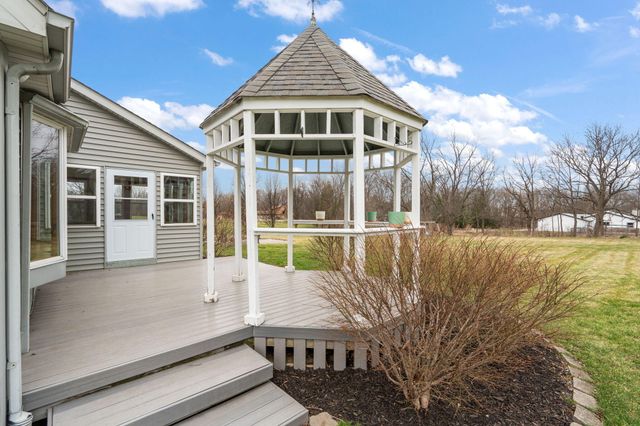 411 Forest View Drive, Valparaiso, IN 46385