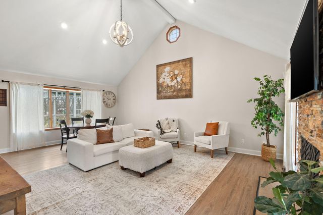 411 Forest View Drive, Valparaiso, IN 46385