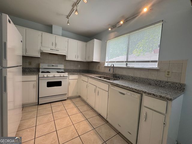 8249 Creekline Court, Riverdale, GA 30274