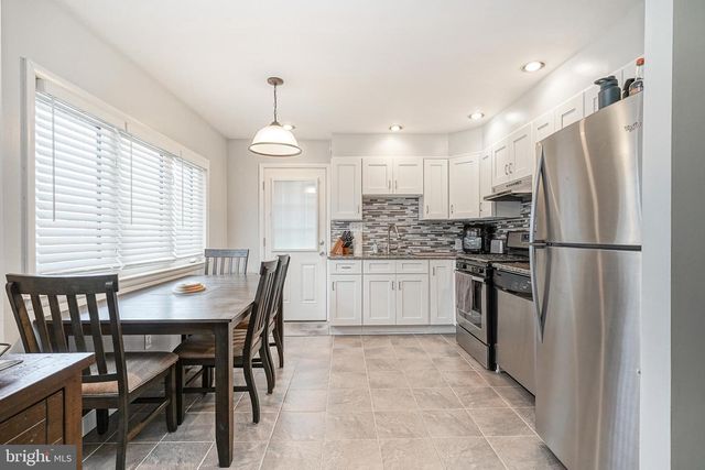 65 E MAPLE AVE, Bellmawr, NJ 08031