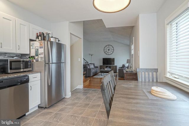 65 E MAPLE AVE, Bellmawr, NJ 08031