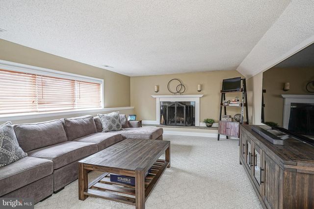 65 E MAPLE AVE, Bellmawr, NJ 08031