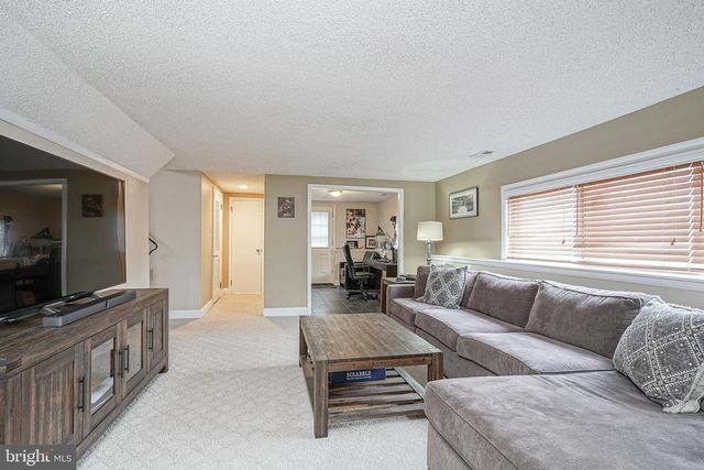 65 E MAPLE AVE, Bellmawr, NJ 08031