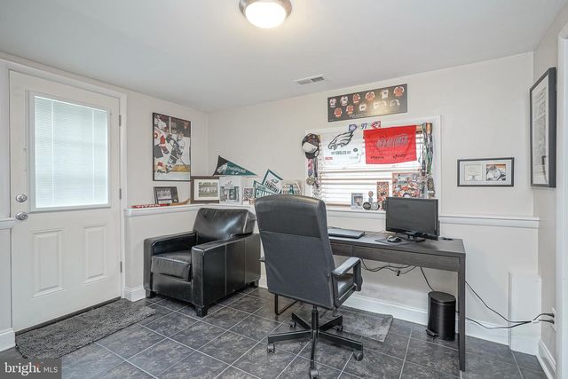 65 E MAPLE AVE, Bellmawr, NJ 08031