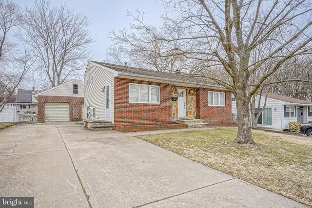 65 E MAPLE AVE, Bellmawr, NJ 08031