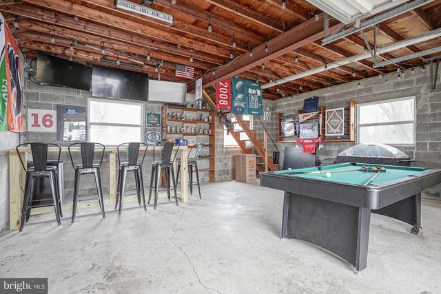 65 E MAPLE AVE, Bellmawr, NJ 08031