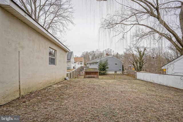 65 E MAPLE AVE, Bellmawr, NJ 08031