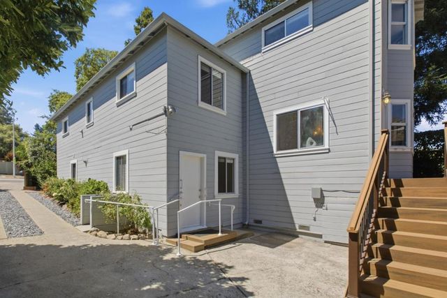 3723 Alameda De Las Pulgas, Menlo Park, CA 94025