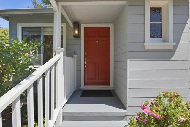 3723 Alameda De Las Pulgas, Menlo Park, CA 94025