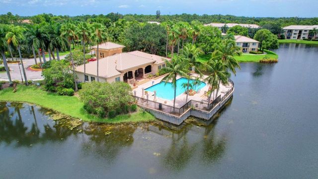 300 Crestwood Court N 307, Royal Palm Beach, FL 33411
