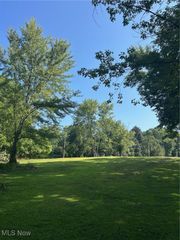 1742 Turkeyfoot Lake Road, Barberton, OH 44203