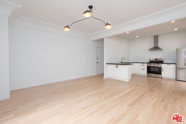 409 N Genesee Avenue 2, Los Angeles, CA 90036