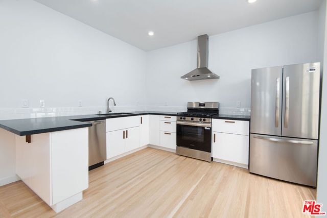 409 N Genesee Avenue 2, Los Angeles, CA 90036