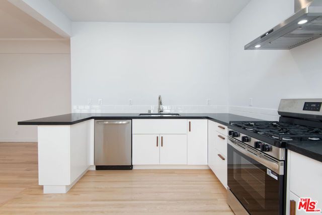 409 N Genesee Avenue 2, Los Angeles, CA 90036