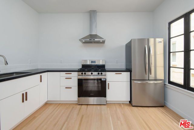 409 N Genesee Avenue 2, Los Angeles, CA 90036