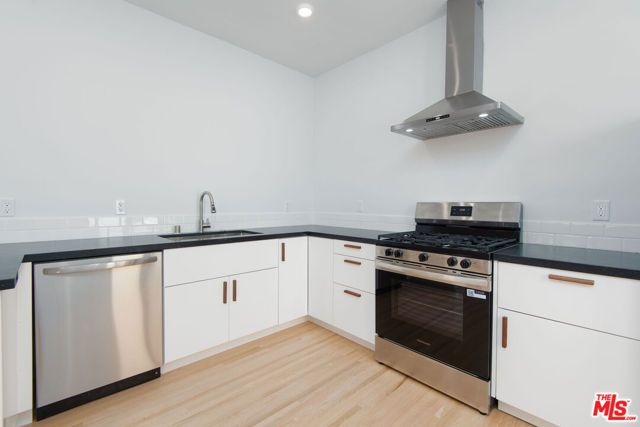 409 N Genesee Avenue 2, Los Angeles, CA 90036