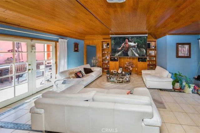 8547 Amestoy, Sherwood Forest, CA 91325