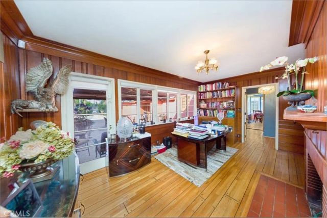 8547 Amestoy, Sherwood Forest, CA 91325