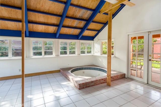 8547 Amestoy, Sherwood Forest, CA 91325