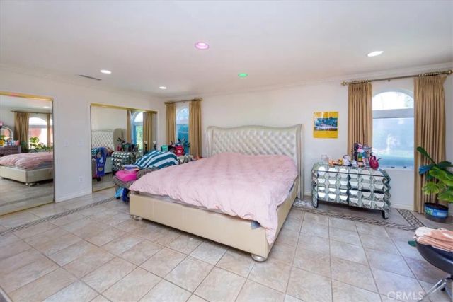 8547 Amestoy, Sherwood Forest, CA 91325