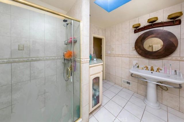 8547 Amestoy, Sherwood Forest, CA 91325