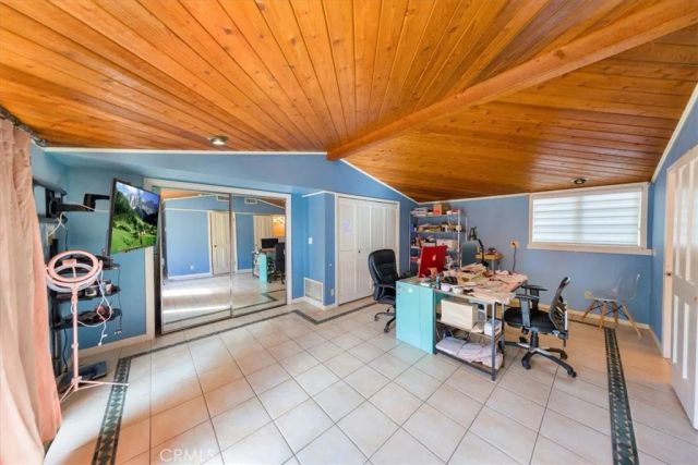 8547 Amestoy, Sherwood Forest, CA 91325