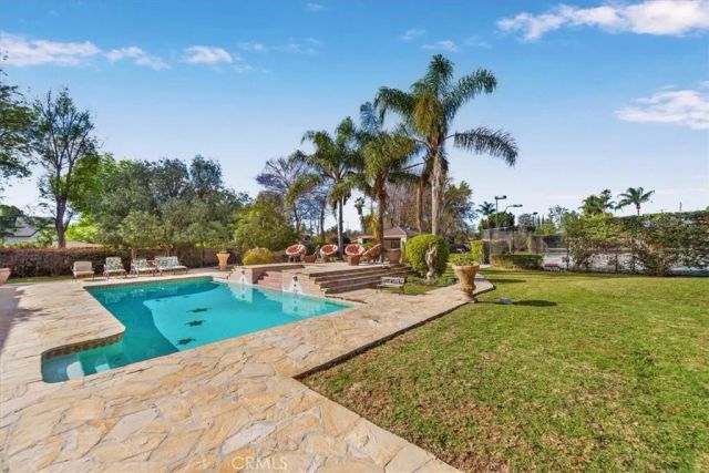 8547 Amestoy, Sherwood Forest, CA 91325