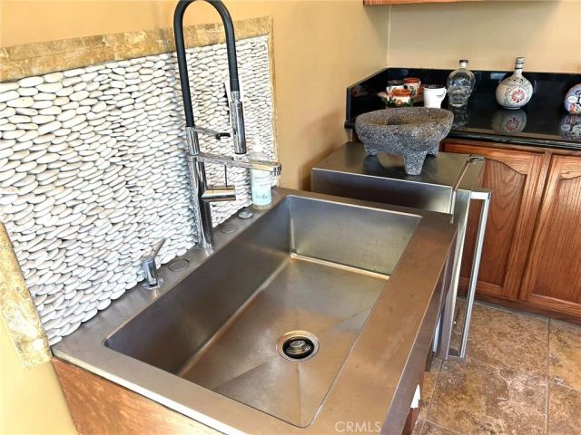 8547 Amestoy, Sherwood Forest, CA 91325