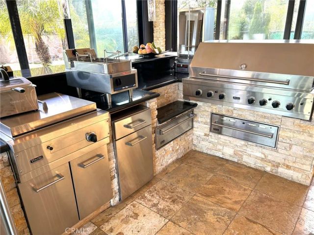 8547 Amestoy, Sherwood Forest, CA 91325