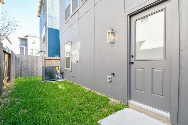 2033 Millbridge Spring, South Houston, TX 77051