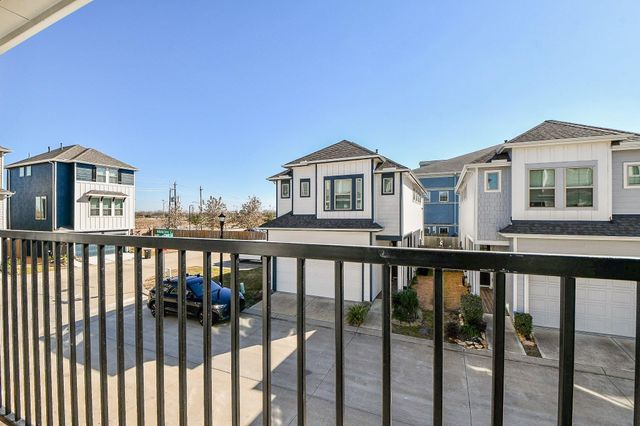 2033 Millbridge Spring, South Houston, TX 77051