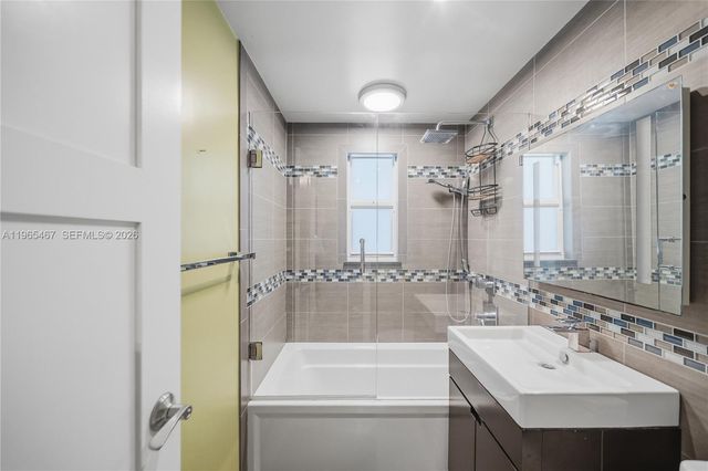 7207 Bay Dr 21, Miami Beach, FL 33141