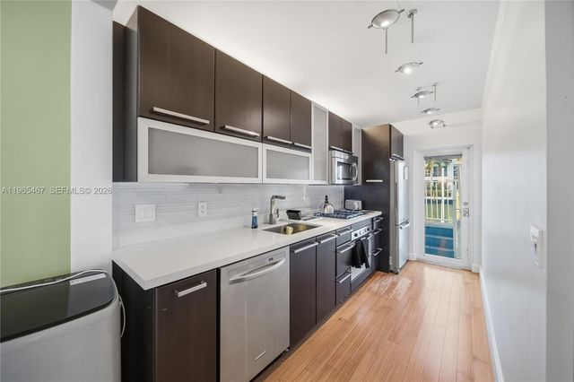 7207 Bay Dr 21, Miami Beach, FL 33141