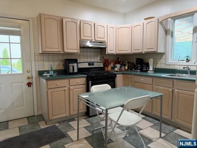 312 Centre Avenue 1, Secaucus, NJ 07094