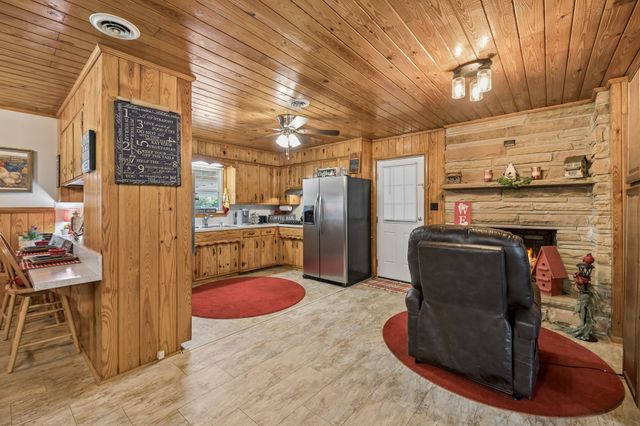 8997 Holmes Creek Rd, Smithville, TN 37166