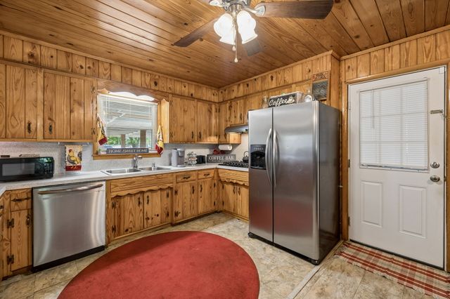 8997 Holmes Creek Rd, Smithville, TN 37166