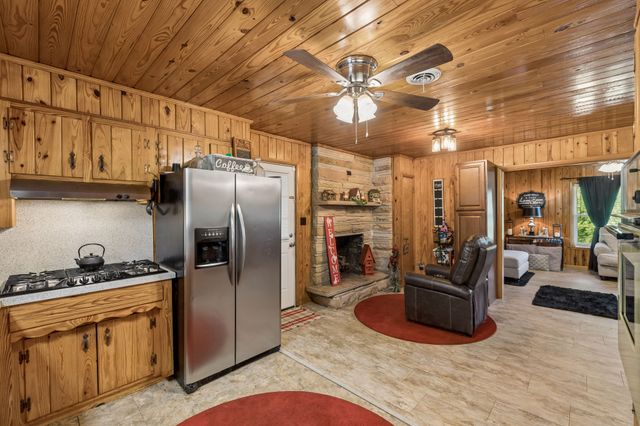 8997 Holmes Creek Rd, Smithville, TN 37166