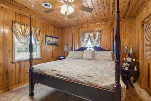 8997 Holmes Creek Rd, Smithville, TN 37166