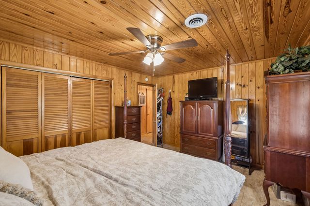 8997 Holmes Creek Rd, Smithville, TN 37166