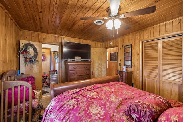 8997 Holmes Creek Rd, Smithville, TN 37166