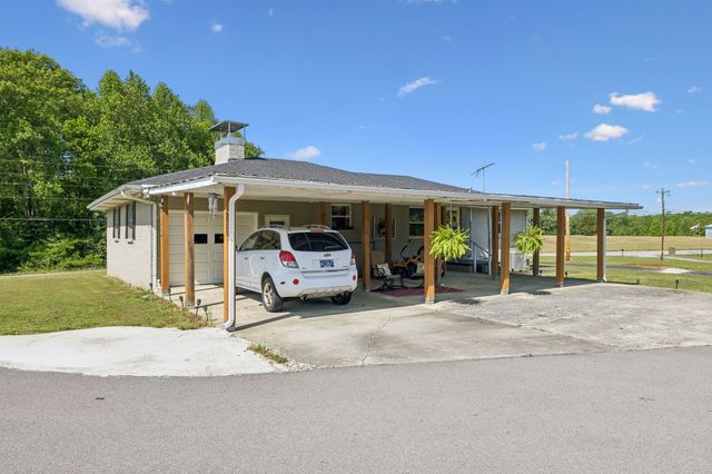 8997 Holmes Creek Rd, Smithville, TN 37166