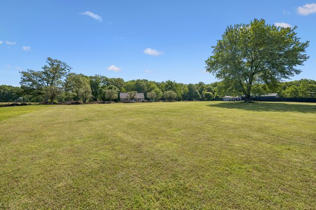 8997 Holmes Creek Rd, Smithville, TN 37166