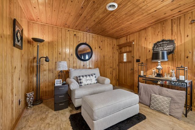 8997 Holmes Creek Rd, Smithville, TN 37166